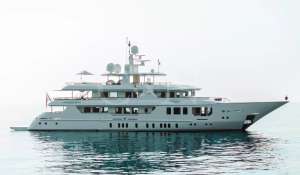 Charter Motor Yacht 