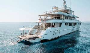 Charter Motor Yacht 