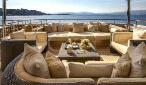 Charter Motor Yacht 