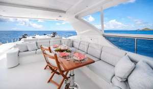 Charter Motor Yacht 