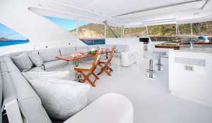 Charter Motor Yacht 