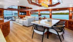 Charter Motor Yacht 