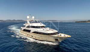 Charter Motor Yacht 