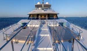 Charter Motor Yacht 