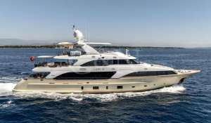 Charter Motor Yacht 