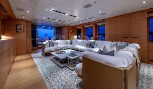 Charter Motor Yacht 