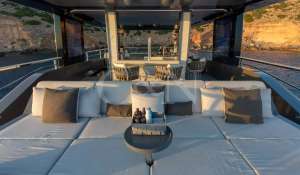 Charter Motor Yacht 