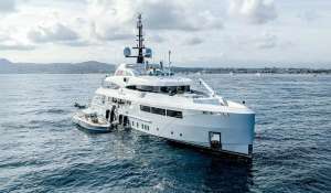 Charter Motor Yacht 