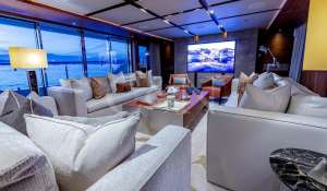 Charter Motor Yacht 