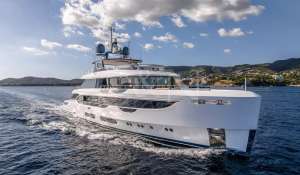 Charter Motor Yacht 