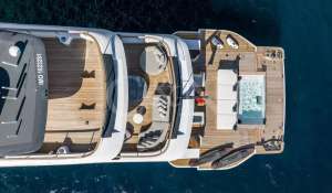 Charter Motor Yacht 