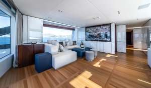 Charter Motor Yacht 