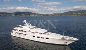 Charter Motor Yacht 