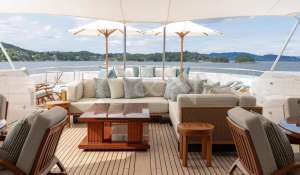 Charter Motor Yacht 