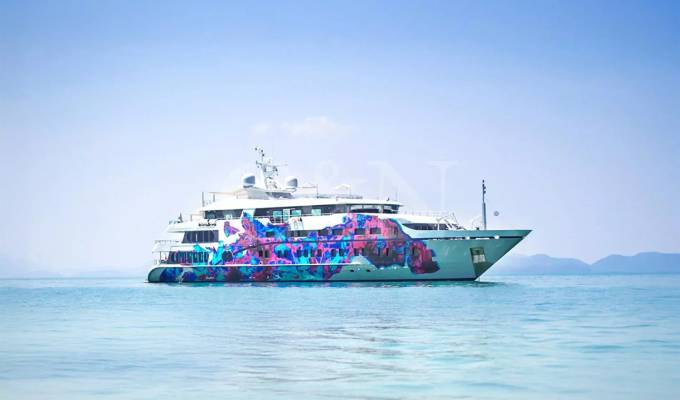 Charter Motor Yacht 