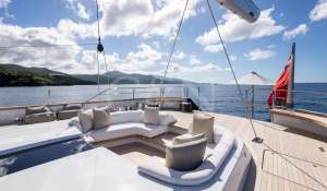 Charter Sailing Yacht 