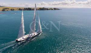 Charter Sailing Yacht 