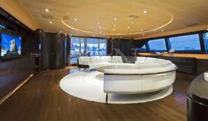 Charter Sailing Yacht 