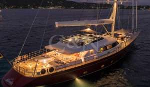 Charter Sailing Yacht 