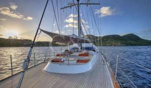 Charter Sailing Yacht 