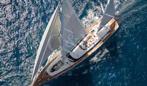 Charter Sailing Yacht 