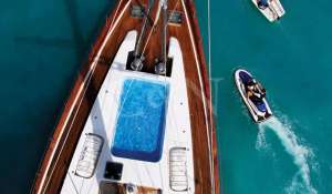 Charter Sailing Yacht 