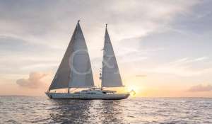 Charter Sailing Yacht 