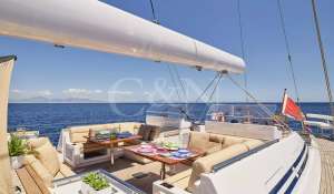 Charter Sailing Yacht 