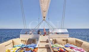 Charter Sailing Yacht 