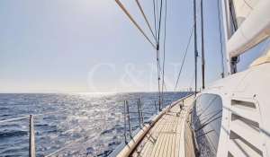 Charter Sailing Yacht 