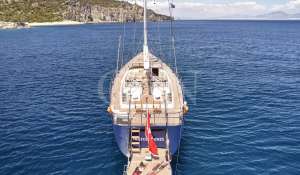 Charter Sailing Yacht 