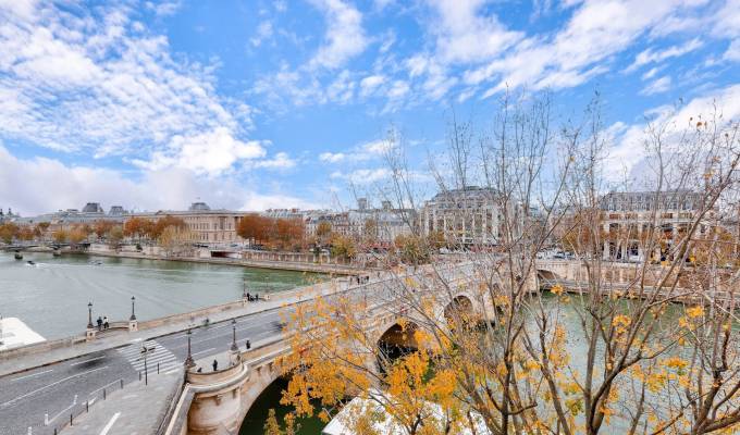 Sale Apartment Paris 1er