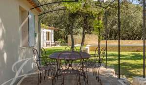 Sale Bastide Lourmarin