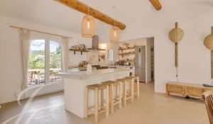 Sale Bastide Lourmarin