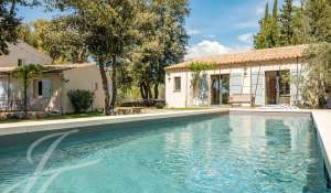 Sale Bastide Lourmarin