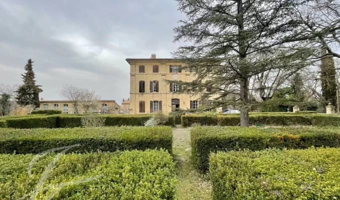 Sale Castle Aix-en-Provence