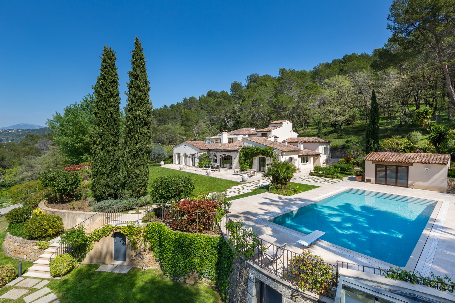 Ad Sale Property Mougins (06250), 8 Rooms ref:V2306MO