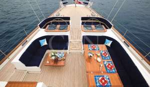 Sale Sailing Yacht 