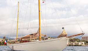 Sale Sailing Yacht 