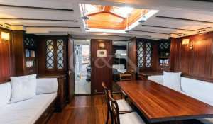 Sale Sailing Yacht 