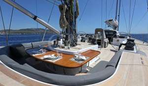 Sale Sailing Yacht 