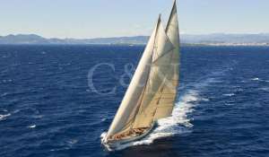 Sale Sailing Yacht 