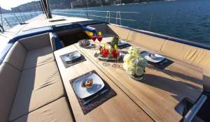 Sale Sailing Yacht 