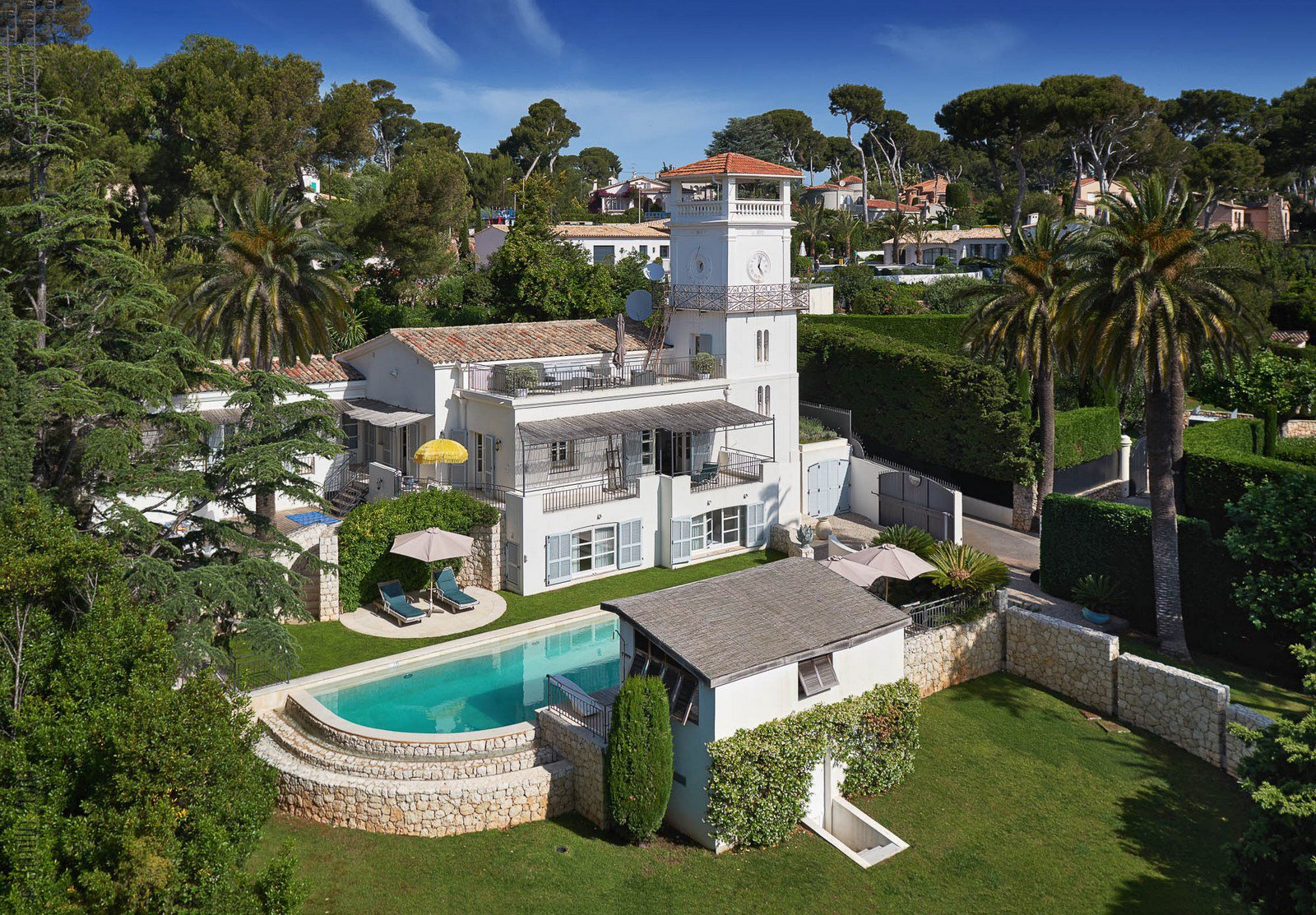 Villas For Sale In Antibes