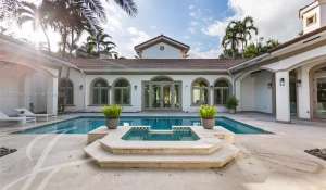 Sale Villa Pinecrest