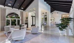 Sale Villa Pinecrest