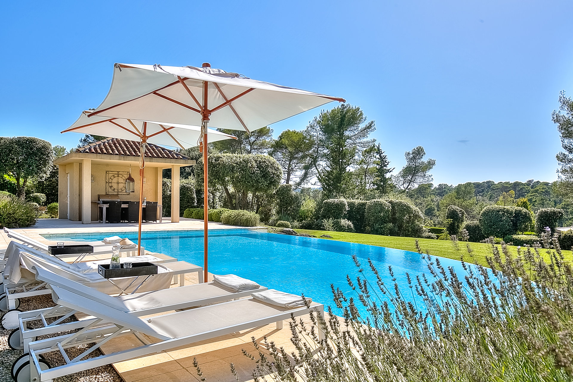 Ad Sale Villa Roquefort-les-Pins (06330), 8 Rooms ref:V2584VA