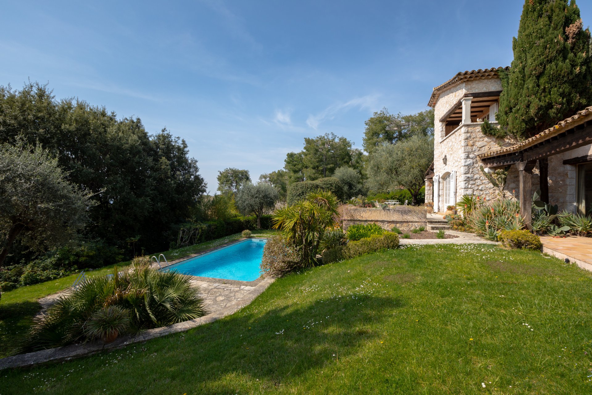 Ad Sale Villa Saint-Paul-de-Vence (06570), 7 Rooms Ref:V2170CO