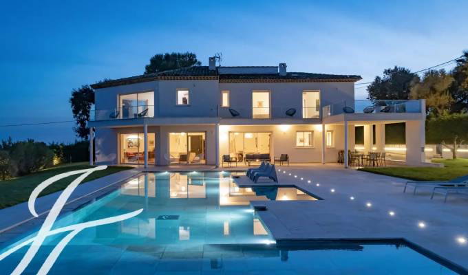 Seasonal rental House Antibes