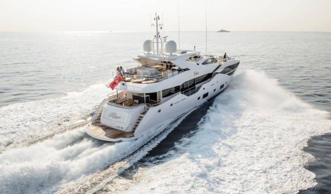 Seasonal rental Motor Yacht Cannes